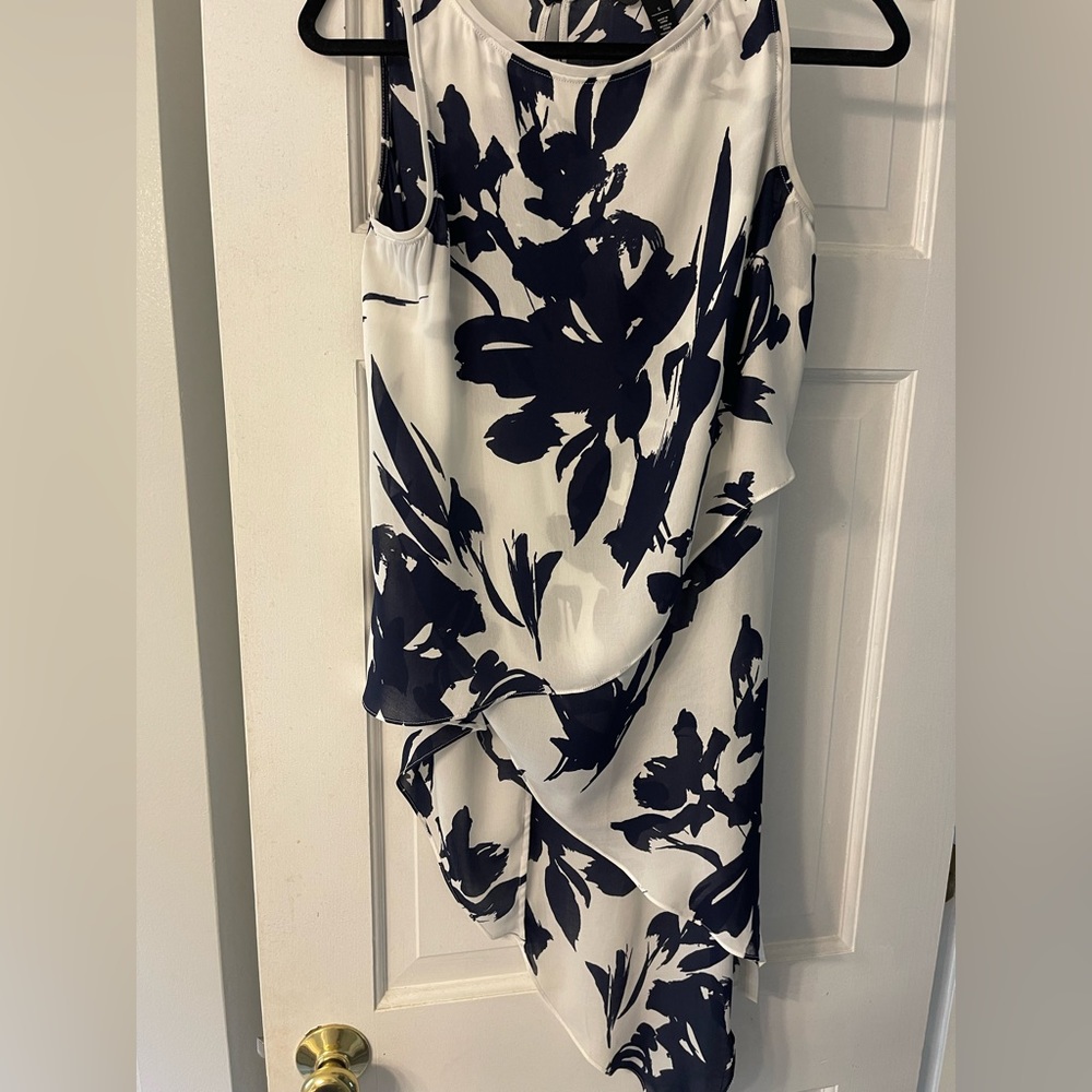 Black House White Market Top